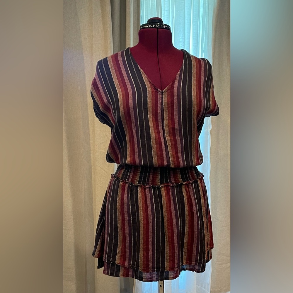 Rails pullover style dress with elastic waistline and flowy skirt